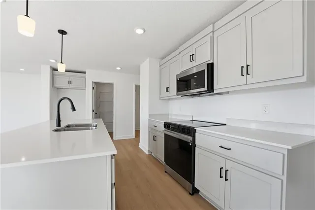 $320,270 | 1335 South 4th Street East, Louisburg, KS 66053