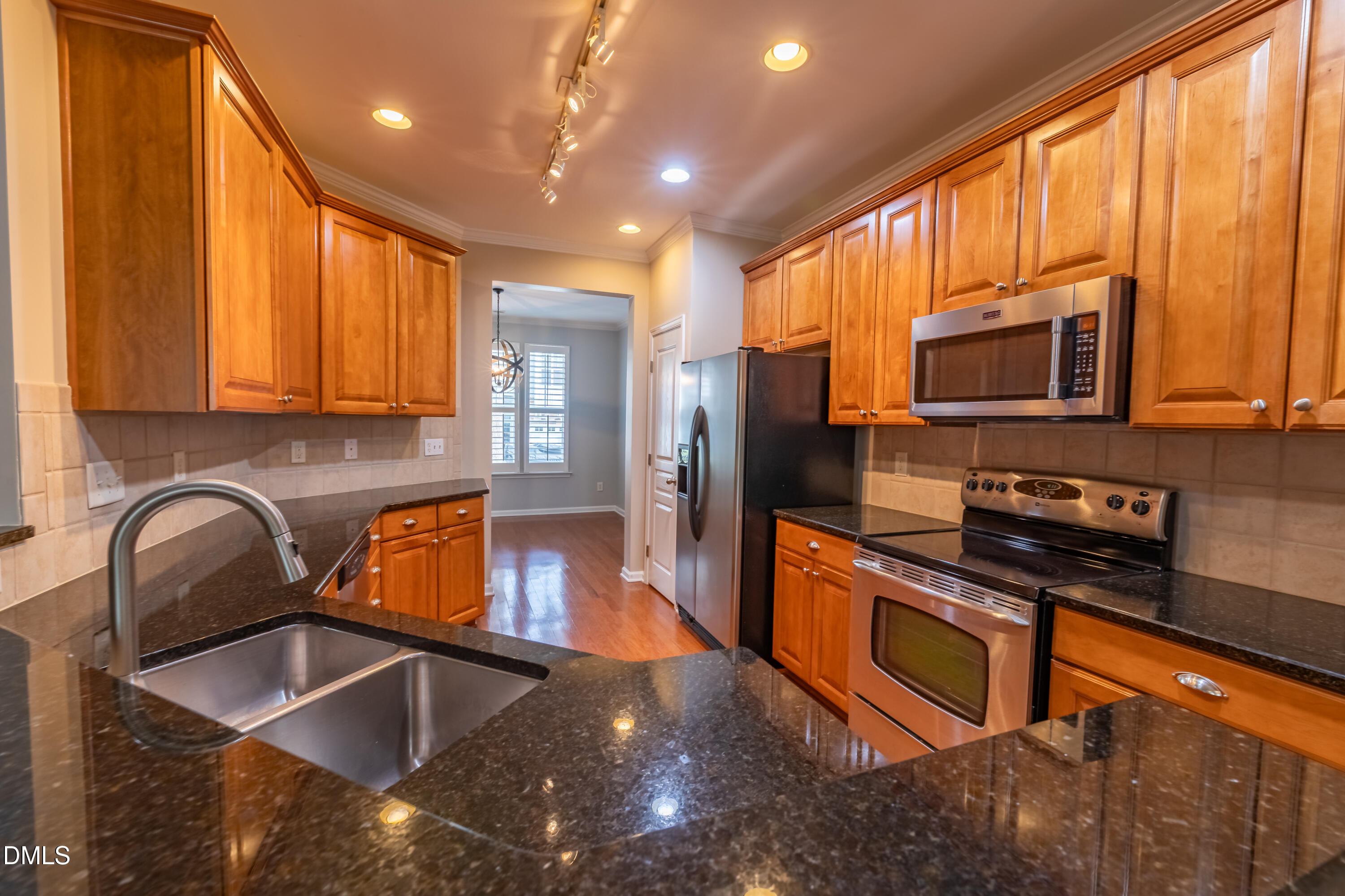 5927 Hourglass Court Raleigh, NC 27612 - Photo 35 of 48 2E6A0941-HDR