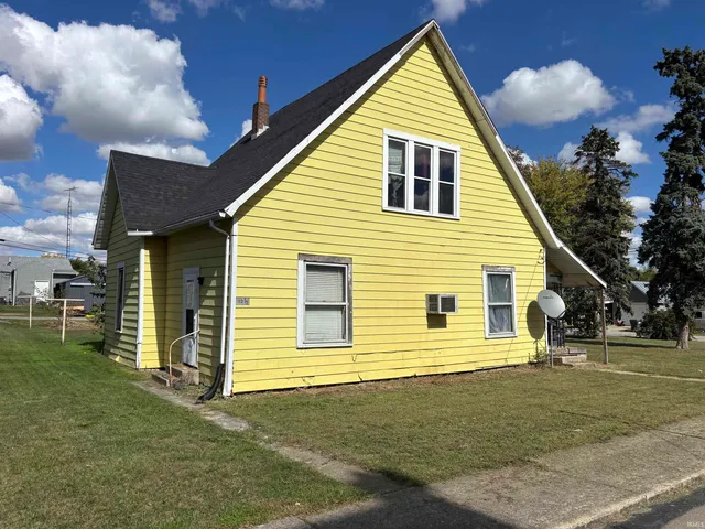 $39,900 | 113 East Main Street, Saratoga, IN 47382