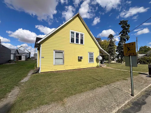 $39,900 | 113 East Main Street, Saratoga, IN 47382