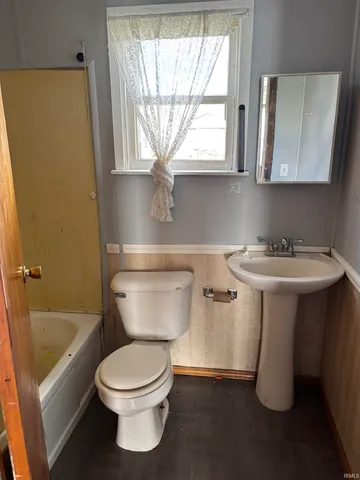 $39,900 | 113 East Main Street, Saratoga, IN 47382