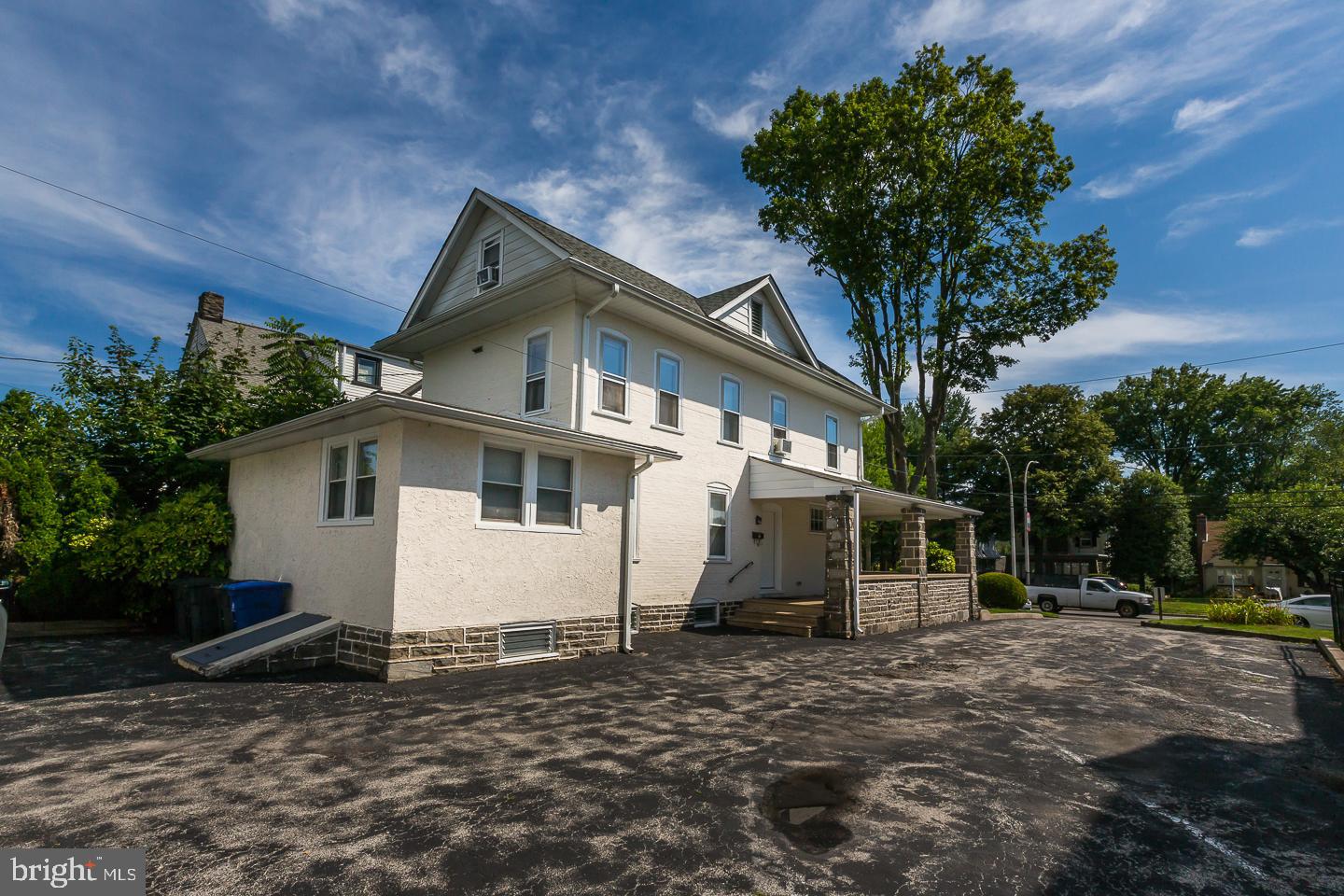 706 Darby Road Havertown, PA 19083 - Photo 4 of 39