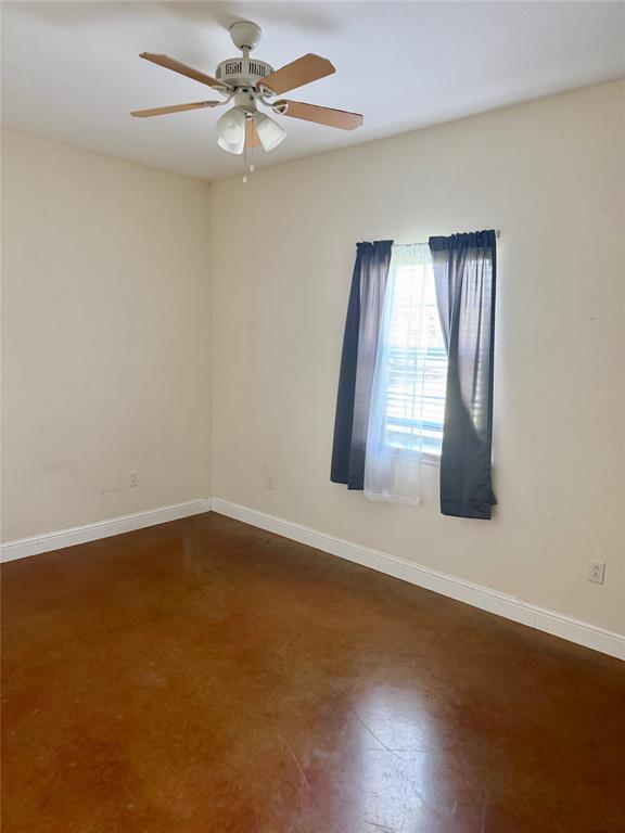 340 Lynch Bend Road Springtown, TX 76082 - Photo 11 of 19