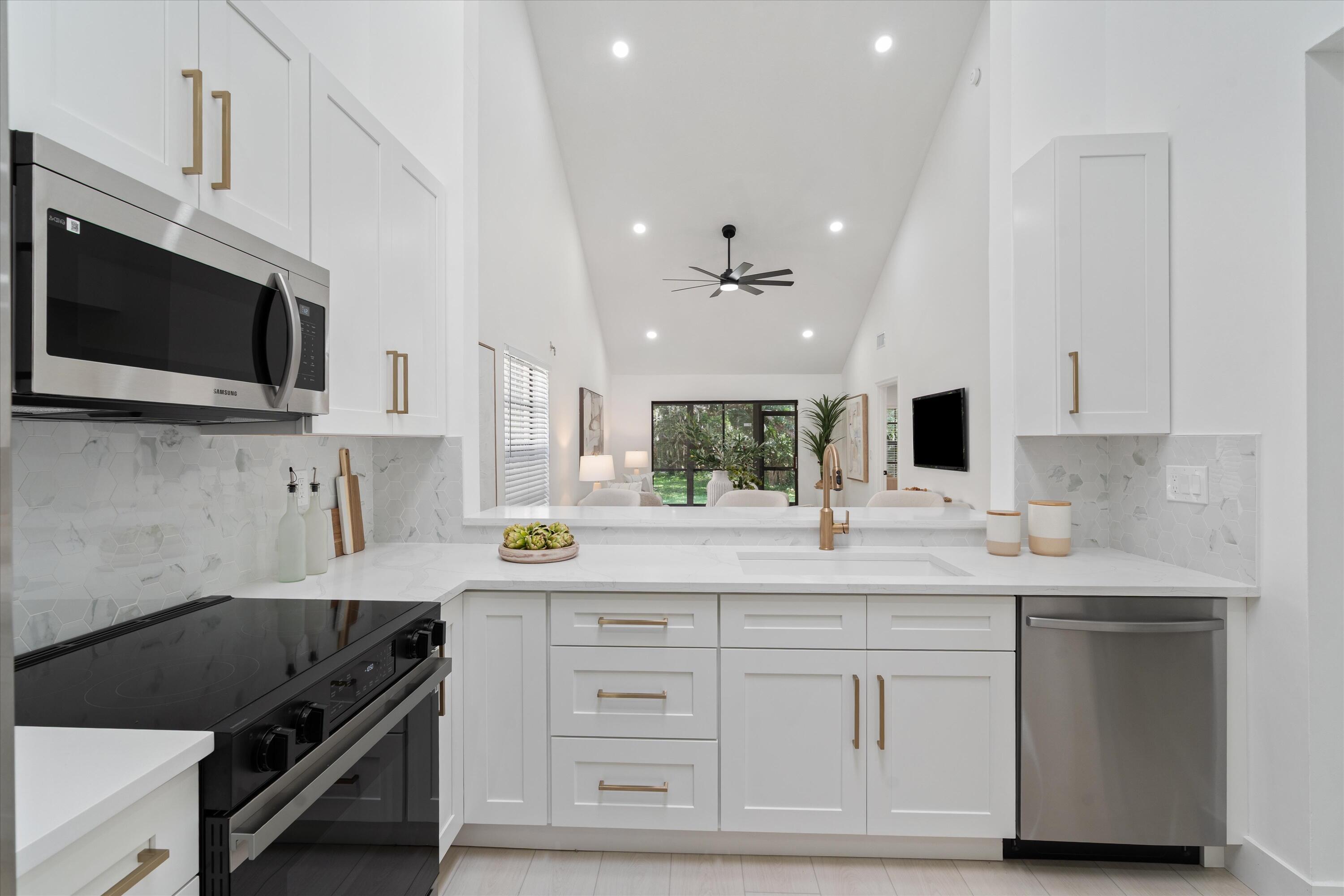 441 Ashwood Place Boca Raton, FL 33431 - Photo 2 of 6 ASHWOOD KITCHEN