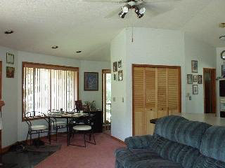 430 Center Street Carleton, MI 48117 - Photo 9 of 11 506316-8.JPG