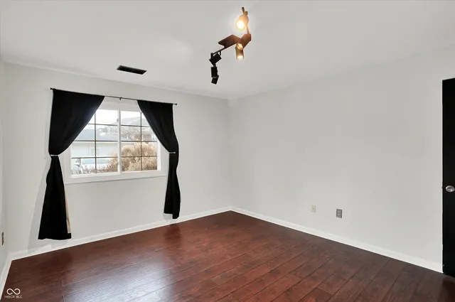 $185,000 | 8418 Glenwillow Lane, Unit 103, Indianapolis, IN 46278