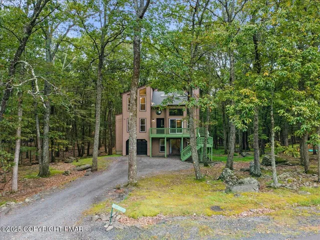 $549,000 | 317 Robinwood Terrace, East Stroudsburg, PA 18301