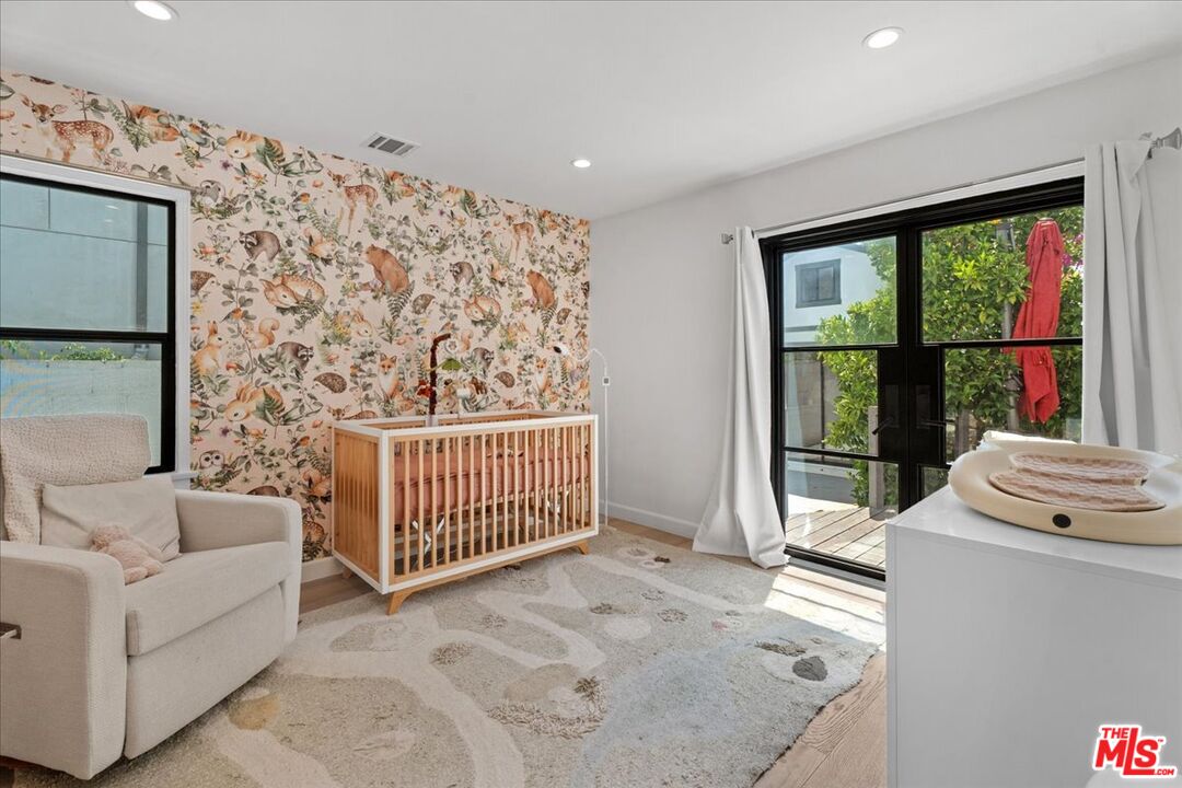 459 North Kings Road Los Angeles, CA 90048 - Photo 11 of 23