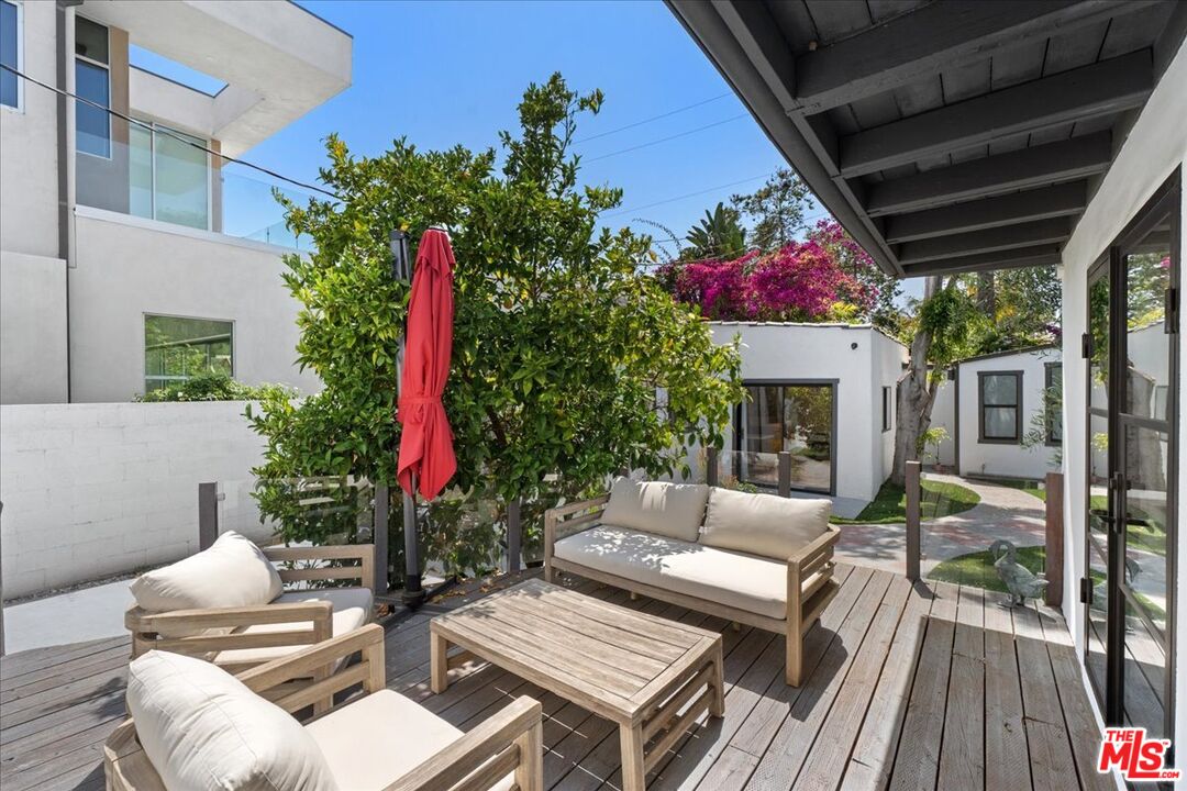 459 North Kings Road Los Angeles, CA 90048 - Photo 16 of 23