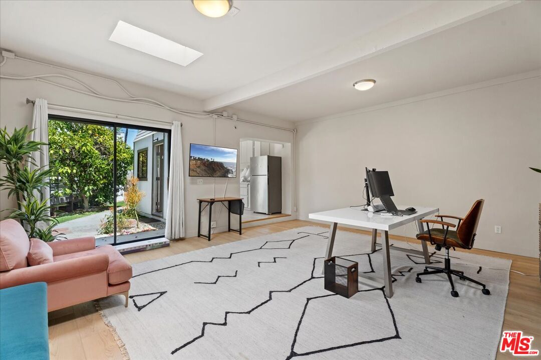 459 North Kings Road Los Angeles, CA 90048 - Photo 19 of 23