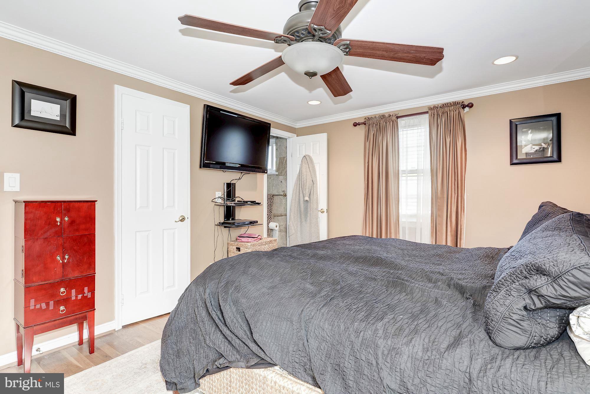 12330 Old Canal Road Potomac, MD 20854 - Photo 13 of 23 Bath (Master)