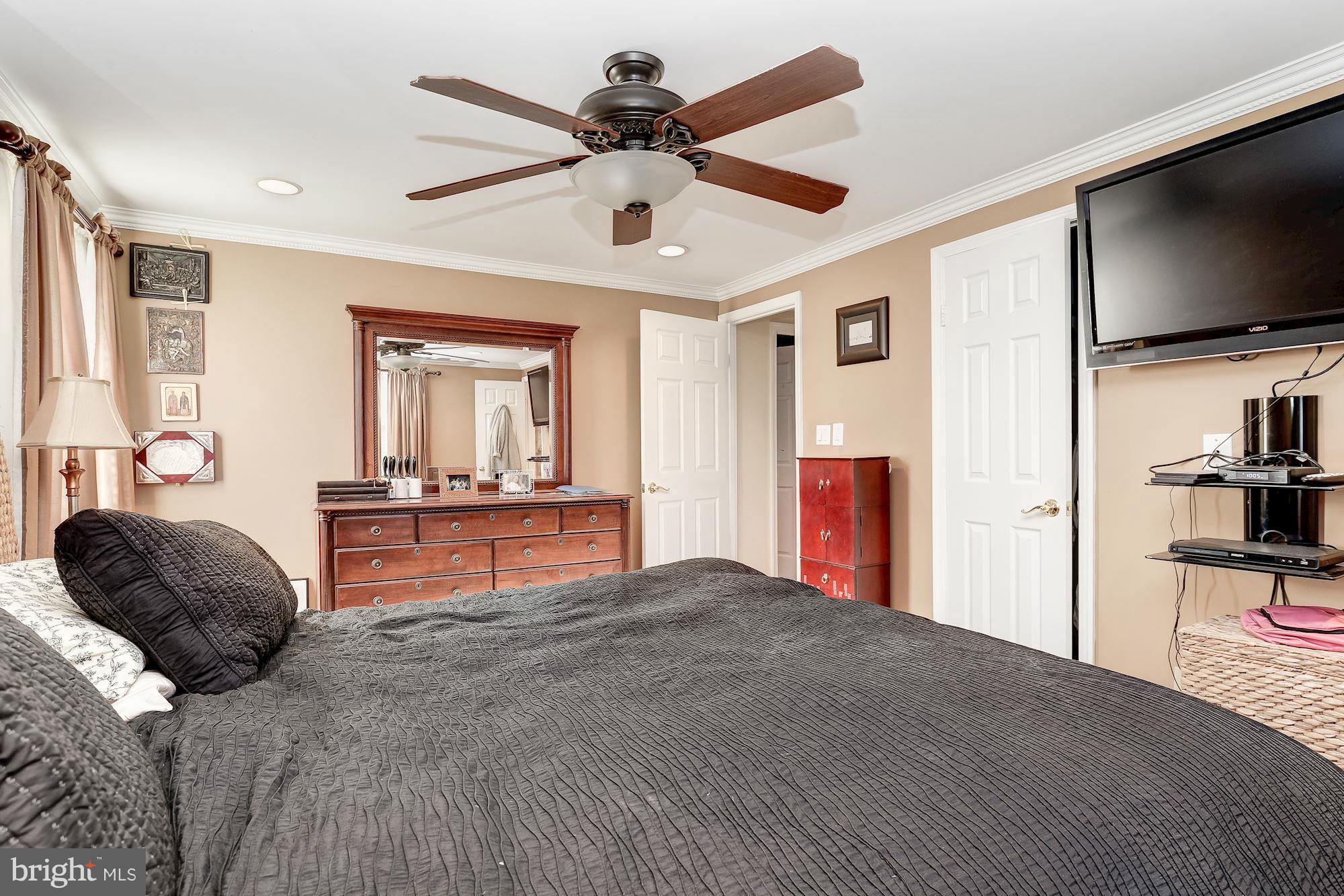 12330 Old Canal Road Potomac, MD 20854 - Photo 15 of 23 Bedroom (Master)