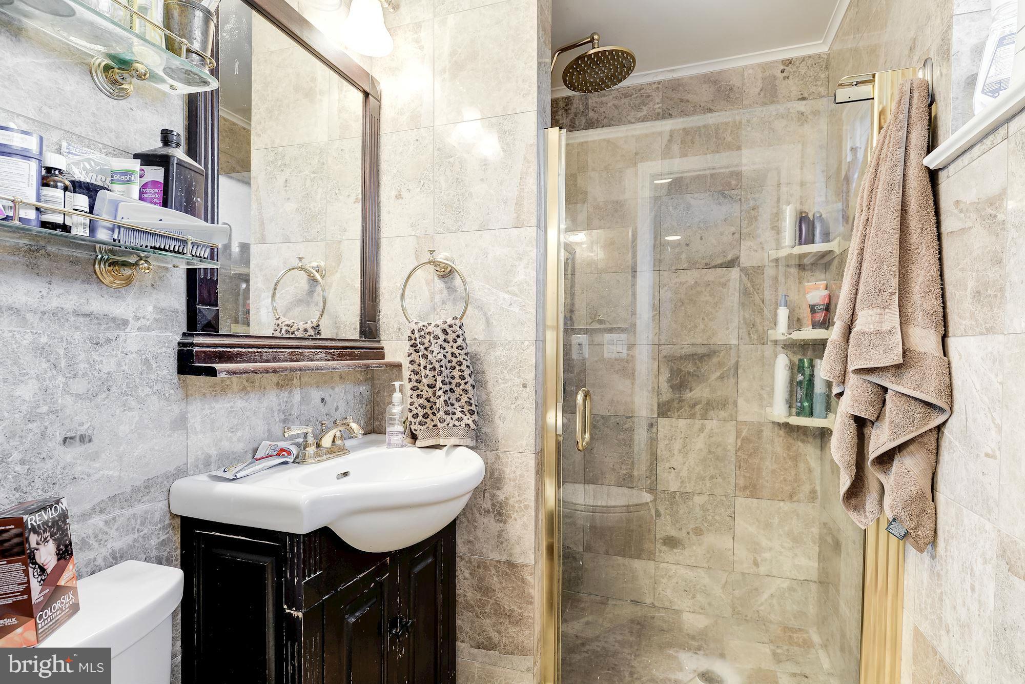 12330 Old Canal Road Potomac, MD 20854 - Photo 16 of 23 Bath (Master)