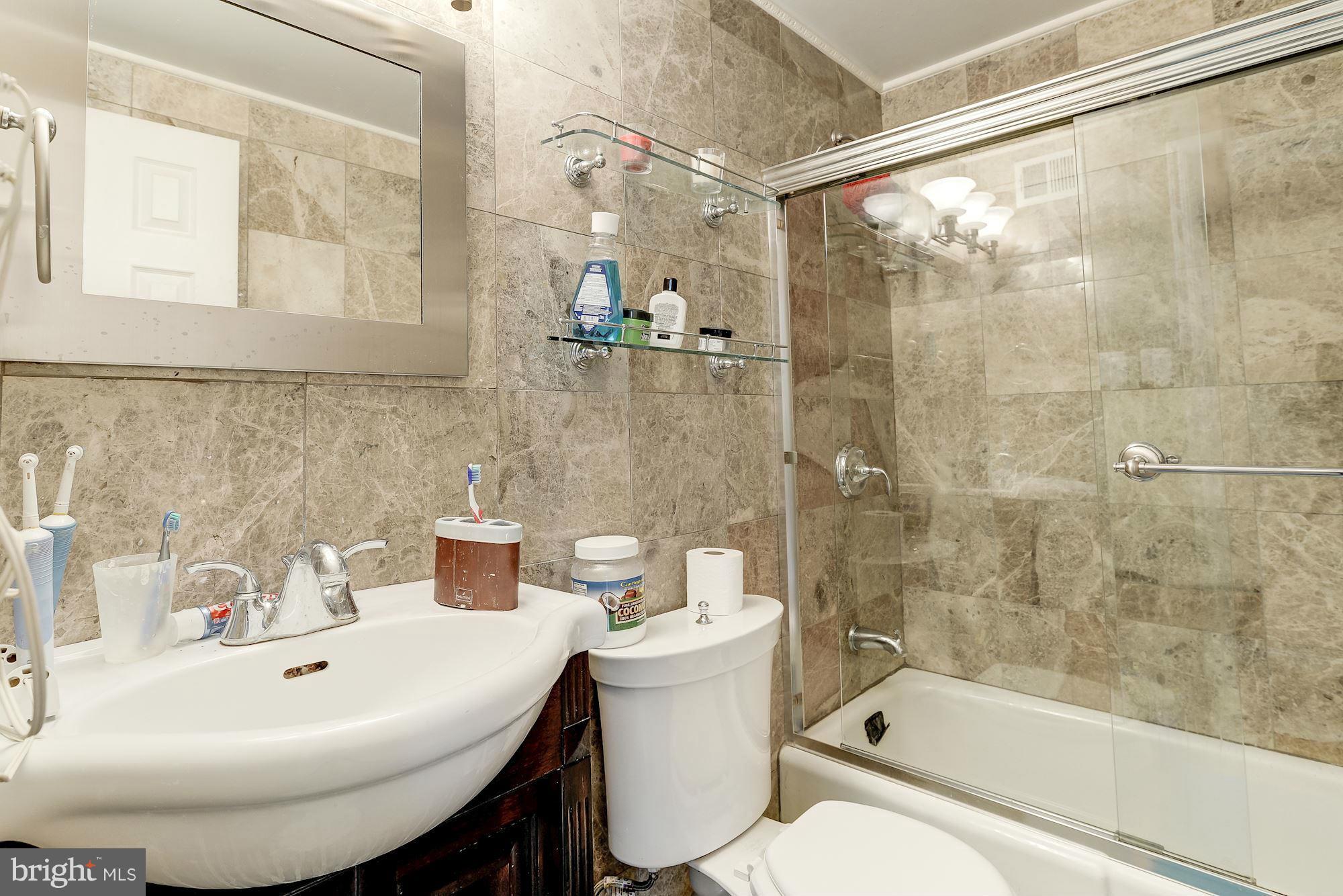 12330 Old Canal Road Potomac, MD 20854 - Photo 18 of 23 Bath