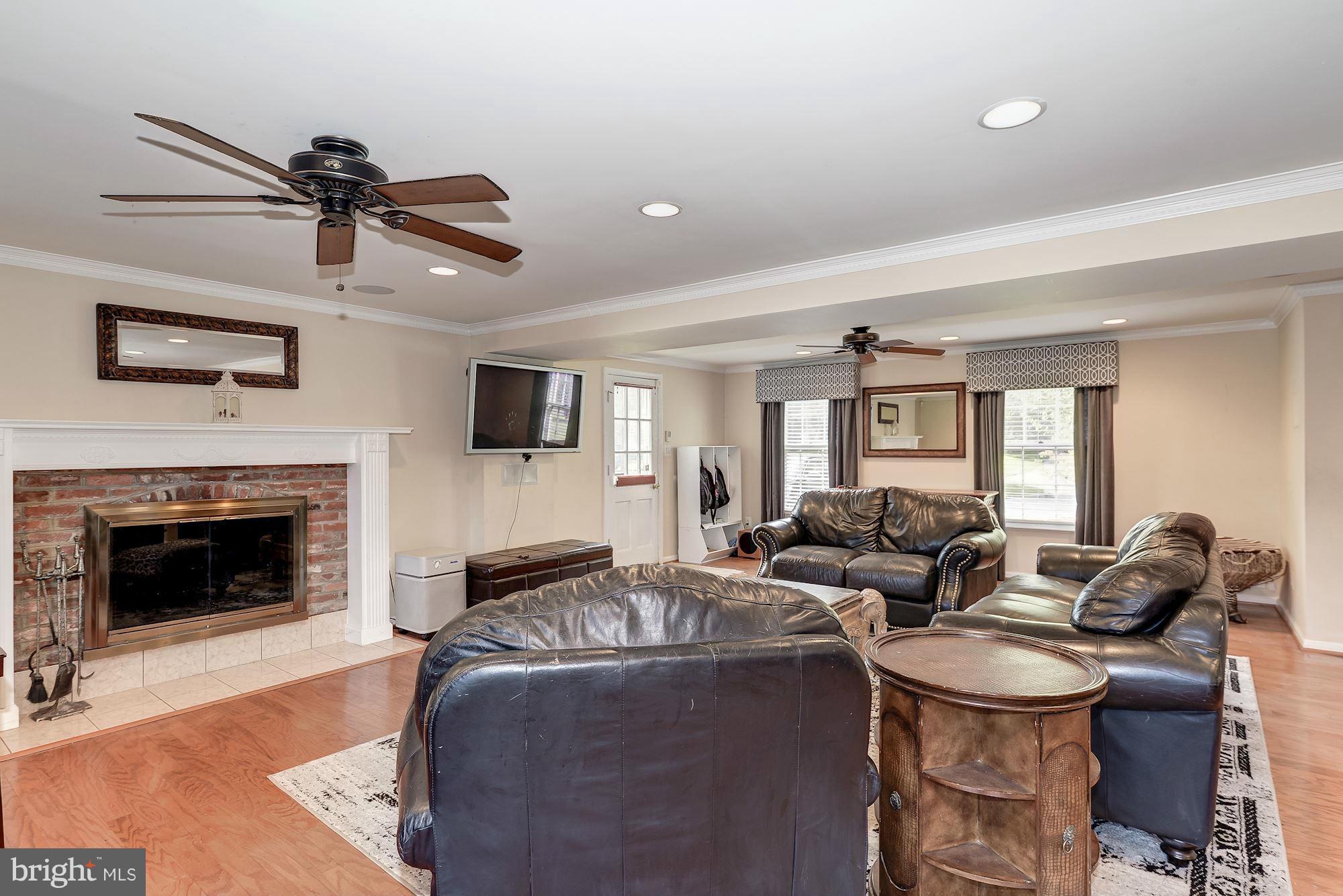 12330 Old Canal Road Potomac, MD 20854 - Photo 4 of 23 Family Room