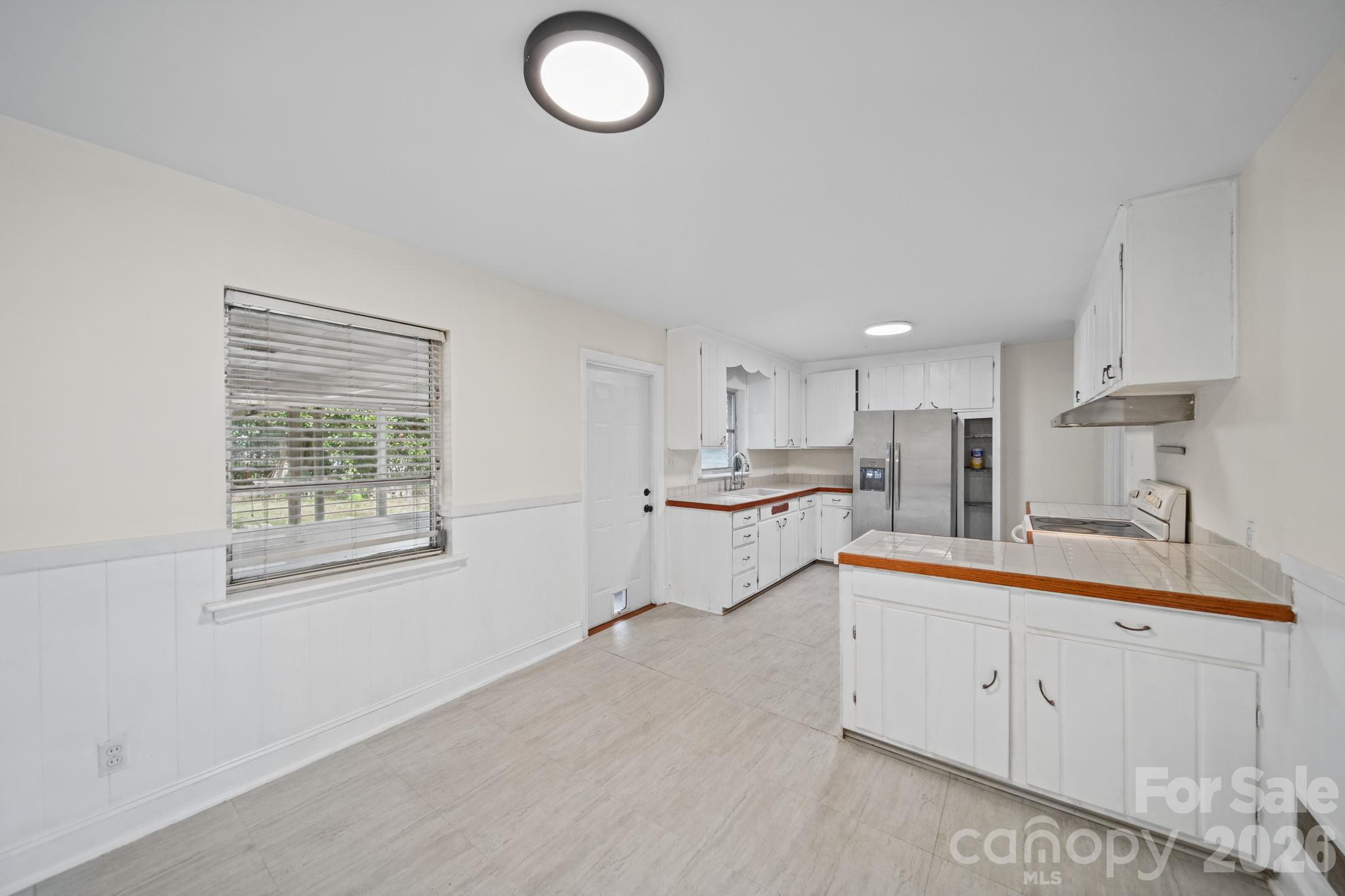 701 Denning Place Charlotte, NC 28227 - Photo 8 of 44 Gallery Image 8