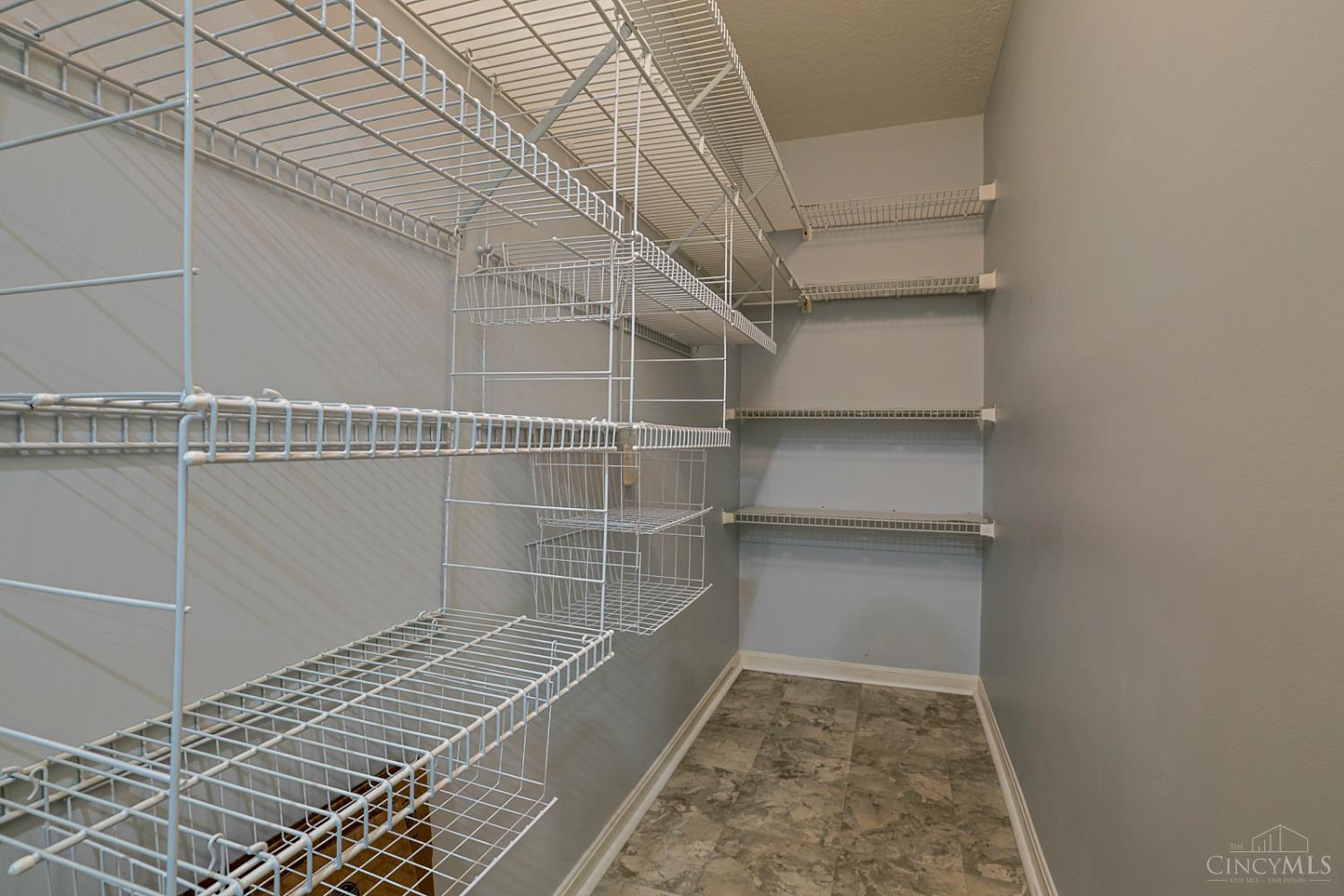 3703 West Galbraith Road Cincinnati, OH 45215 - Photo 18 of 35