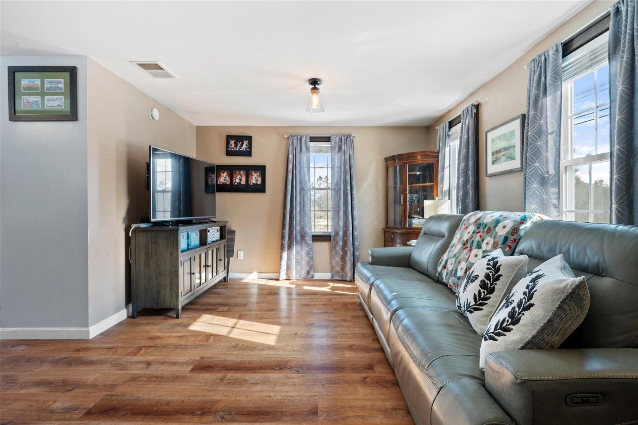 408 Christian Ridge Road Ellsworth, ME 04605 - Photo 14 of 47 Living Room