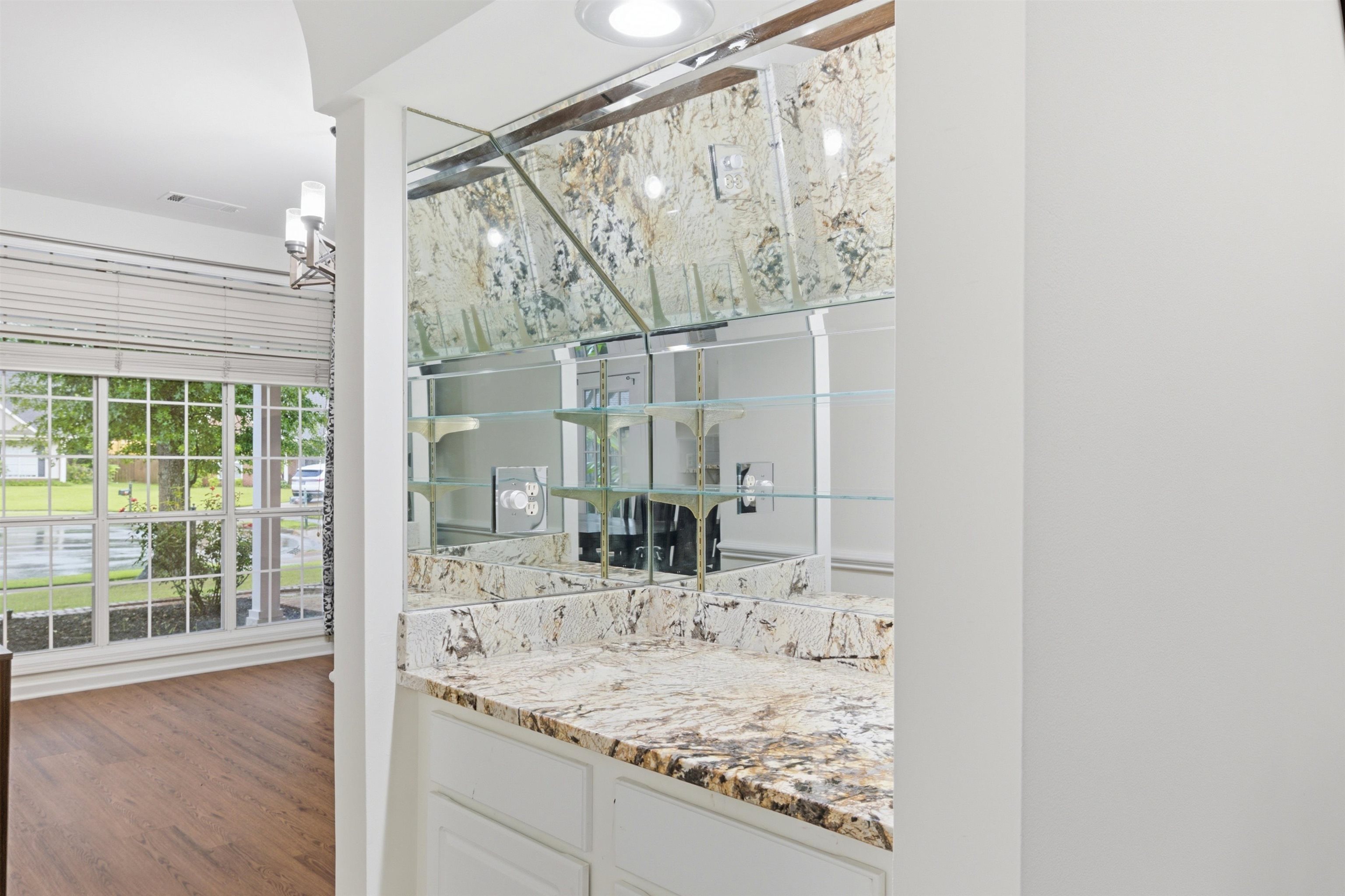 96 Berryfield Cove Collierville, TN 38017 - Photo 17 of 39 Bar