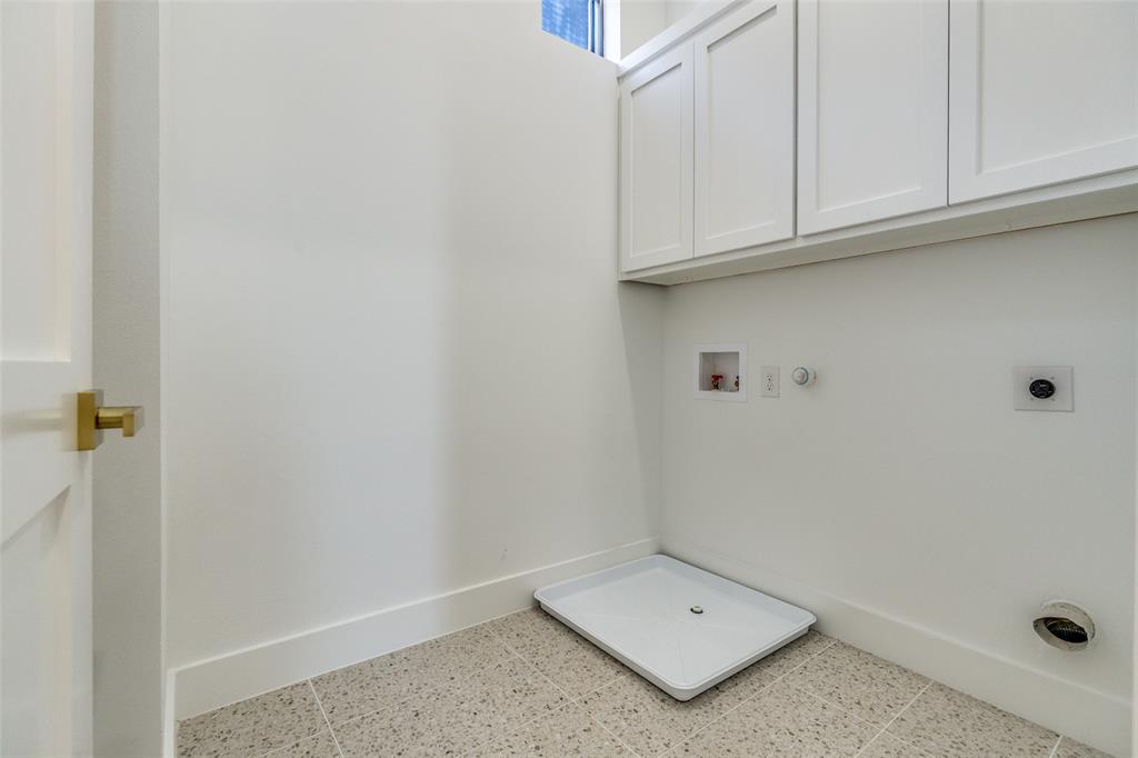 708 West 10th Street, Unit 101 Dallas, TX 75208 - Photo 19 of 31 Furnished Model Home_#102