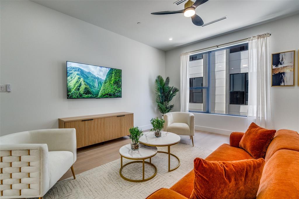 708 West 10th Street, Unit 101 Dallas, TX 75208 - Photo 7 of 31 Furnished Model Home_#102