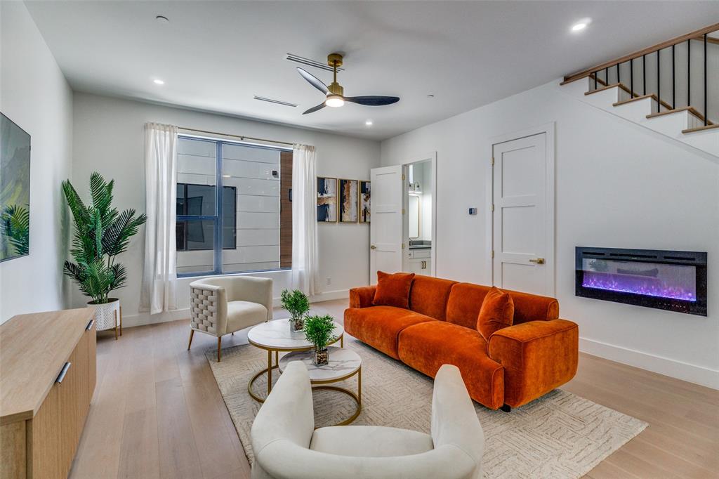 708 West 10th Street, Unit 101 Dallas, TX 75208 - Photo 8 of 31 Furnished Model Home_#102