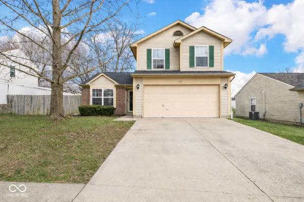 $319,900 | 447 Woodfield Lane, Bloomington, IN 47403
