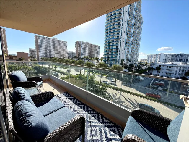 $5,000 | 1920 South Ocean Drive, Unit 5A, Hallandale Beach, FL 33009