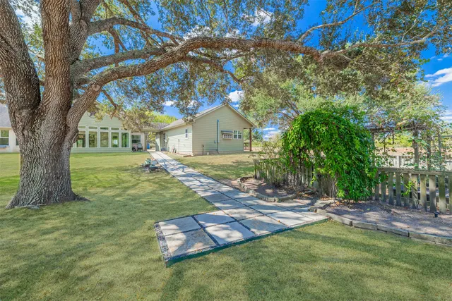 $597,450 | 1520 Lakefield Drive, Sealy, TX 77474