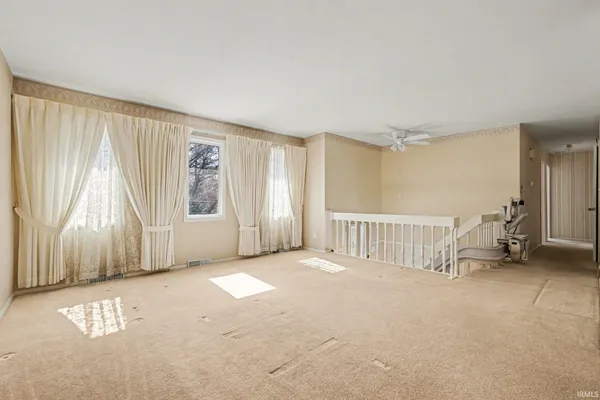 $200,000 | 62 Ski Hill Road, Portage, IN 46368