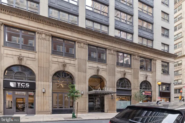 $2,200 | 1425 Locust Street, Unit 5F, Philadelphia, PA 19102