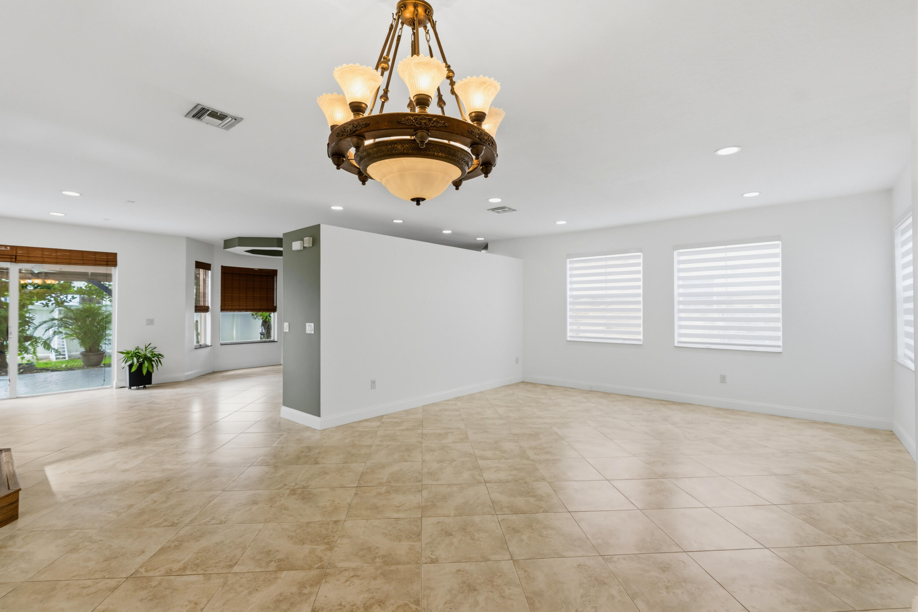 15744 Southwest 53rd Court Miramar, FL 33027 - Photo 10 of 56 DSC01532