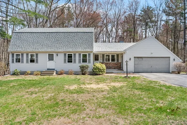 $499,900 | 8 Jeanne Circle, Southampton, MA 01073