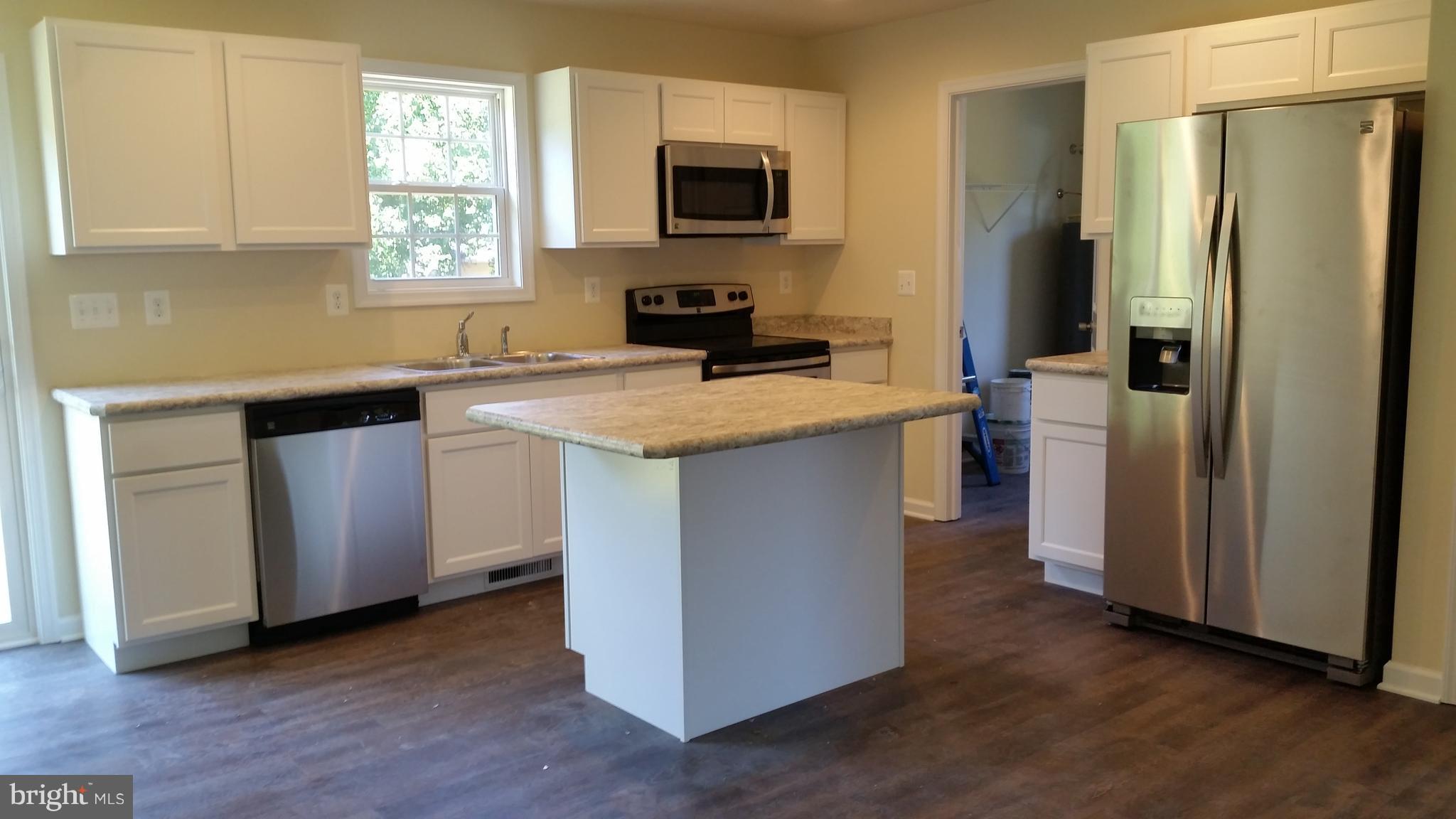 913 Round Top Road Chestertown, MD 21620 - Photo 2 of 12 KITCHEN ISLAND