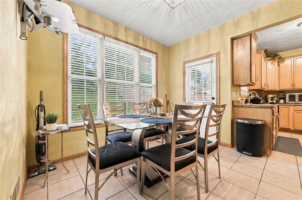 525 Hoover Road Pittsburgh, PA 15235 - Photo 8 of 30 Gallery Image 8
