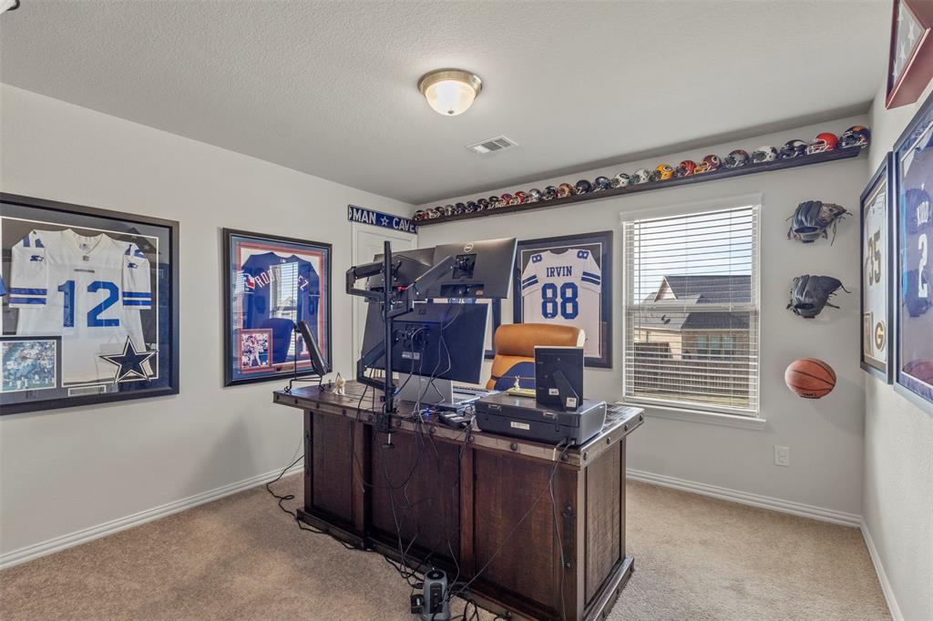 551 Ruthye Lane Pilot Point, TX 76258 - Photo 30 of 40 a room with furniture and window