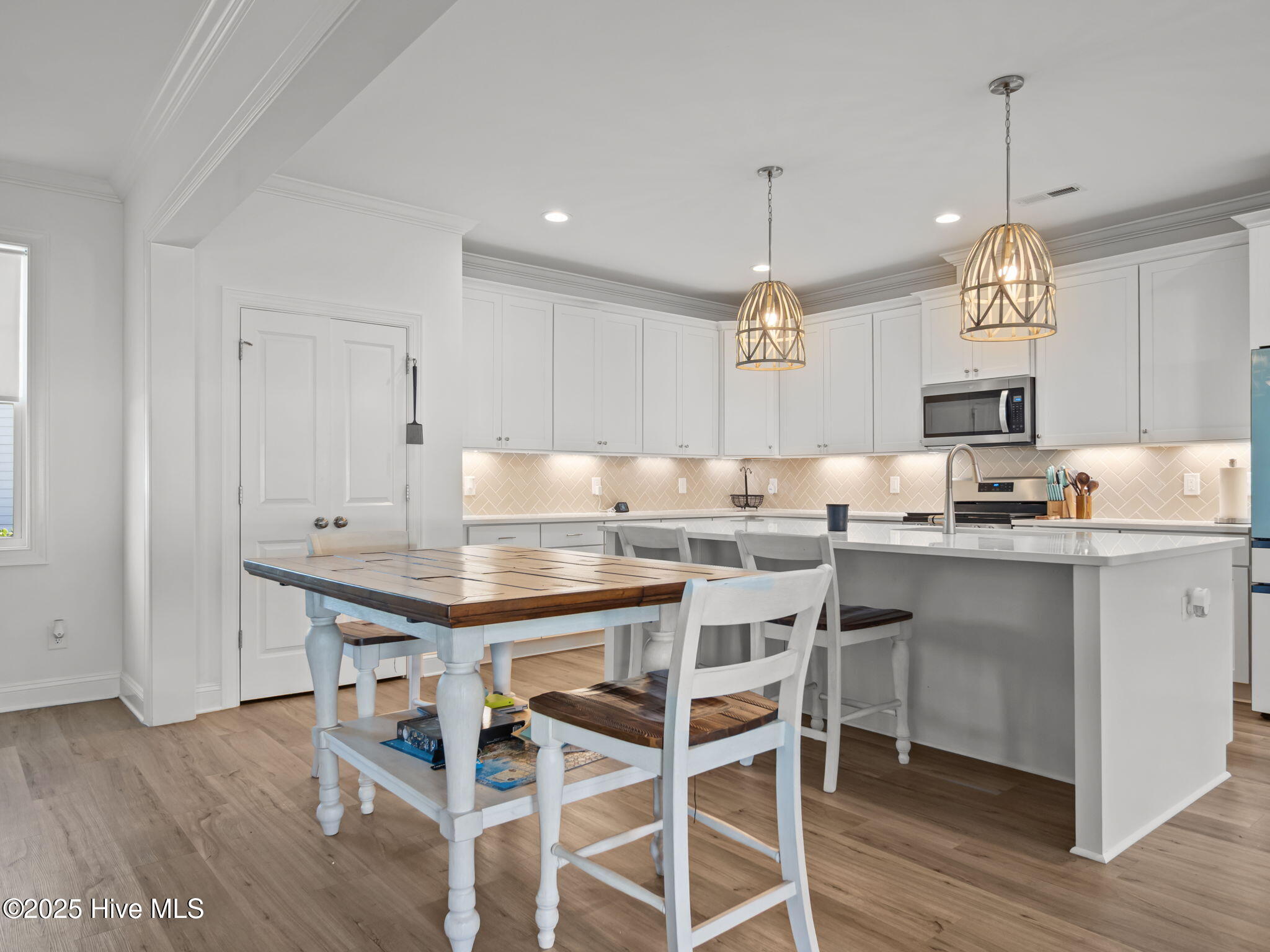 109 Firefly Circle Cedar Point, NC 28584 - Photo 11 of 51 Eating area