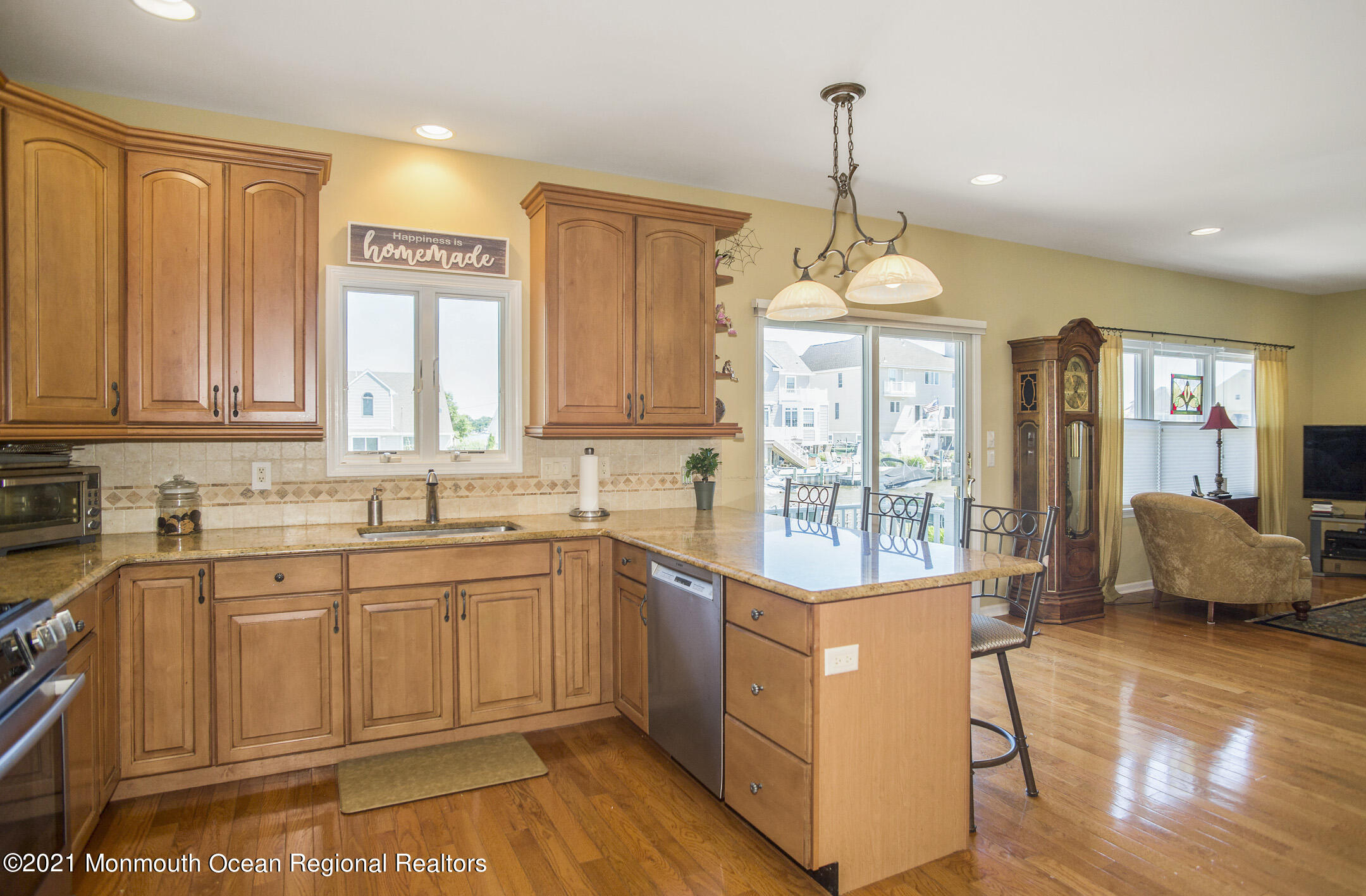 20 Queen Ann Road Brick, NJ 08723 - Photo 15 of 38 _RMJ1342 kitchen