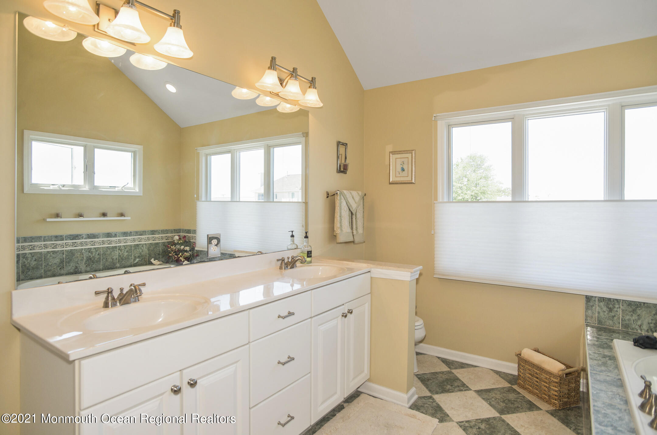 20 Queen Ann Road Brick, NJ 08723 - Photo 27 of 38 _RMJ1407 master bathroom