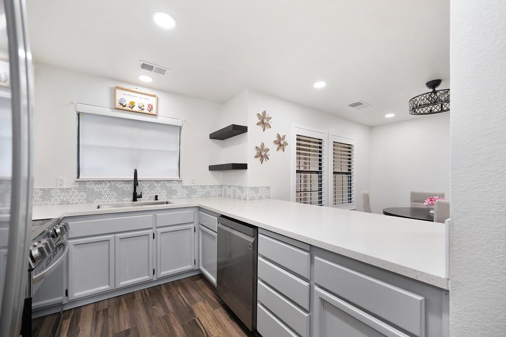 3728 Sun Shadows Lane Sacramento, CA 95821 - Photo 8 of 26