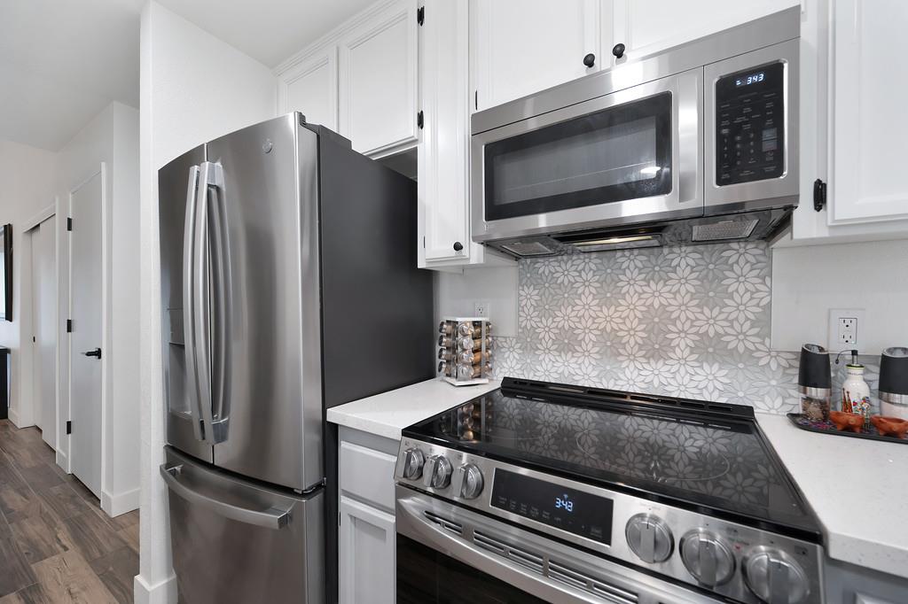 3728 Sun Shadows Lane Sacramento, CA 95821 - Photo 9 of 26