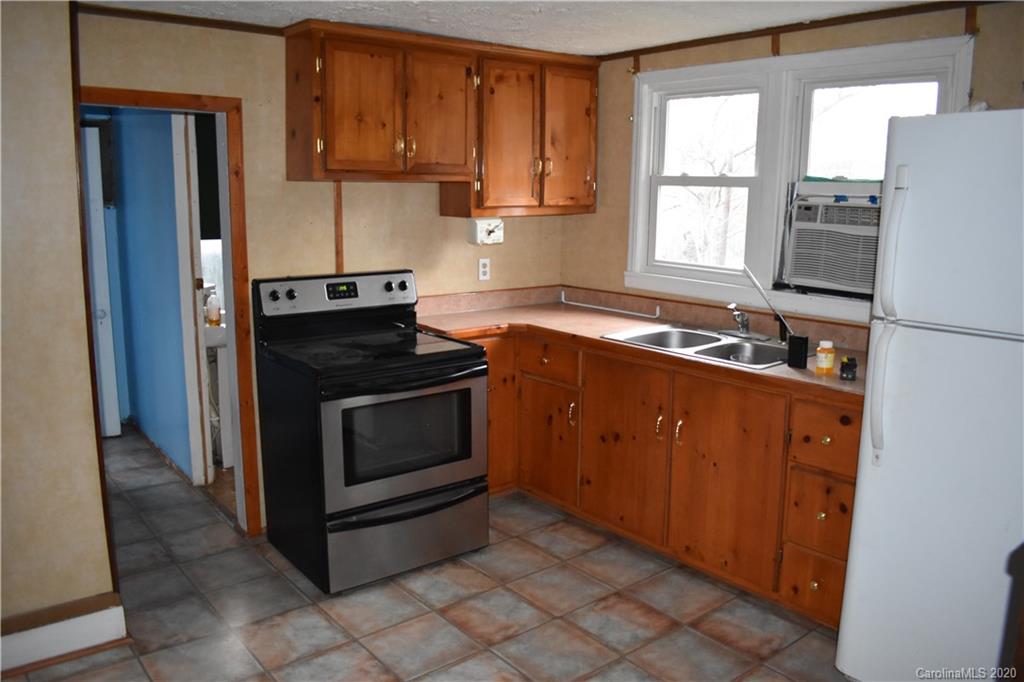 86 Wall Poole Road Marion, NC 28752 - Photo 6 of 43 Gallery Image 6