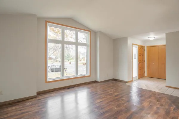 $459,900 | 5245 Clayton Drive, Maple Plain, MN 55359