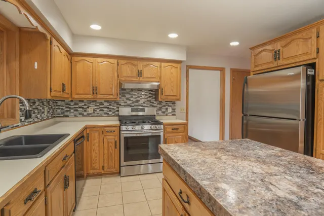 $469,900 | 5245 Clayton Drive, Maple Plain, MN 55359