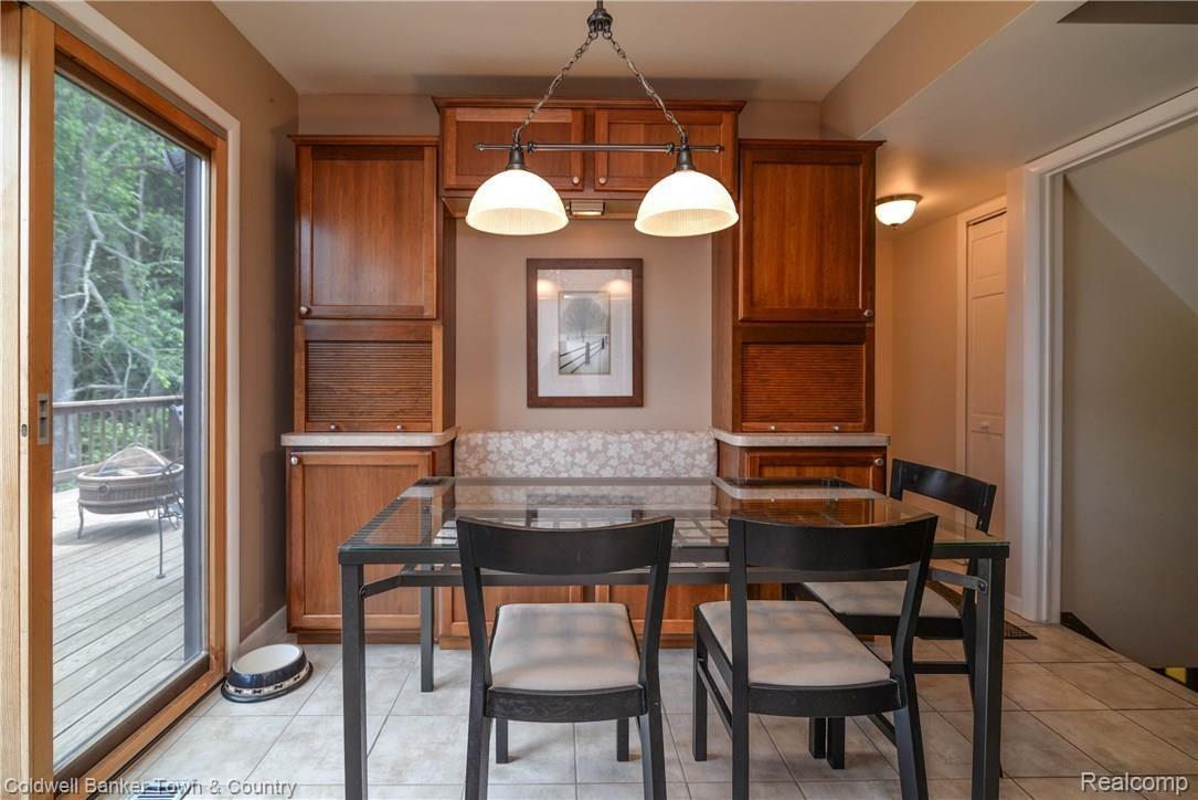 3210 Chase Lake Road Howell, MI 48855 - Photo 10 of 38 Dining II.jpg