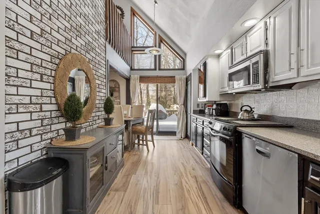 $599,000 | 87 Norwood Avenue, Leominster, MA 01453