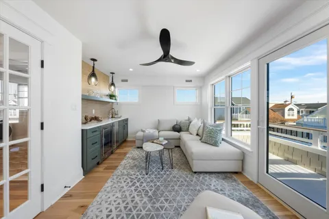 $2,299,000 | 117 East Syracuse Avenue, Wildwood Crest, NJ 08260