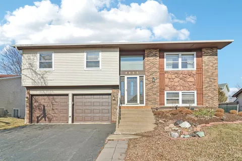 $400,000 | 4485 Bayside Circle, Hoffman Estates, IL 60192