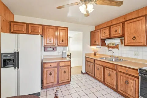 $400,000 | 4485 Bayside Circle, Hoffman Estates, IL 60192