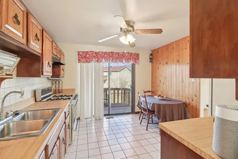 $400,000 | 4485 Bayside Circle, Hoffman Estates, IL 60192